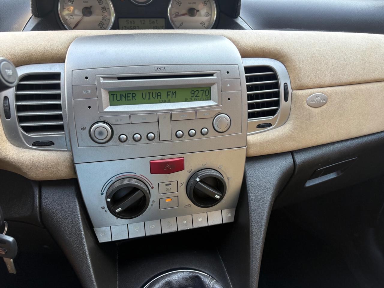 Lancia Ypsilon 1.2 Modamilano NEOPATENTATI