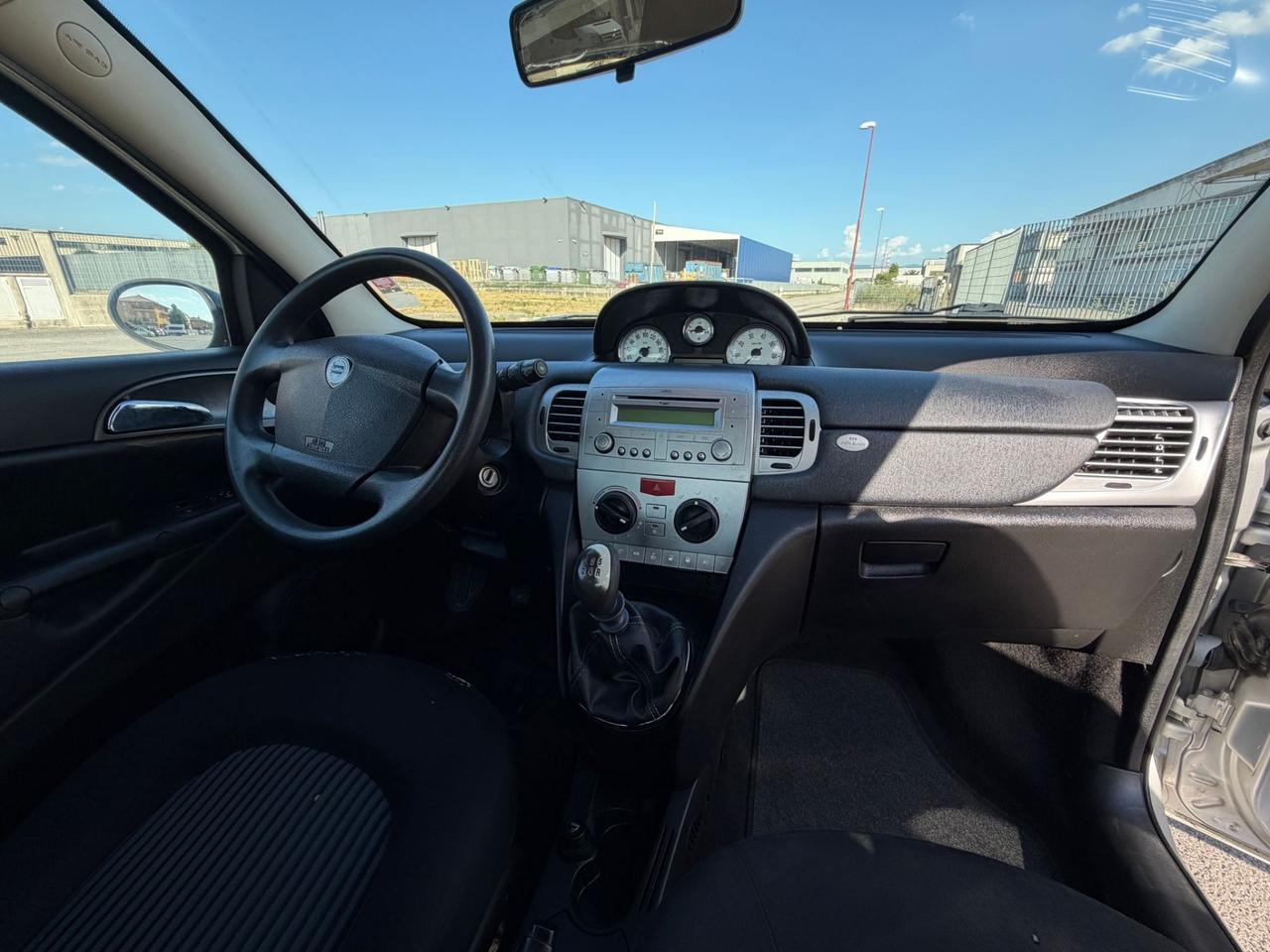 Lancia Ypsilon MODAMILANO 150000 KM