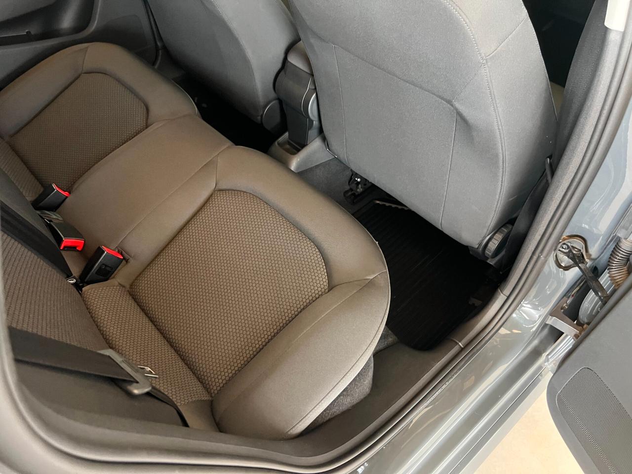 Audi A1 SPB 1.0 TFSI s-line esterno ok neopatentati taglindata