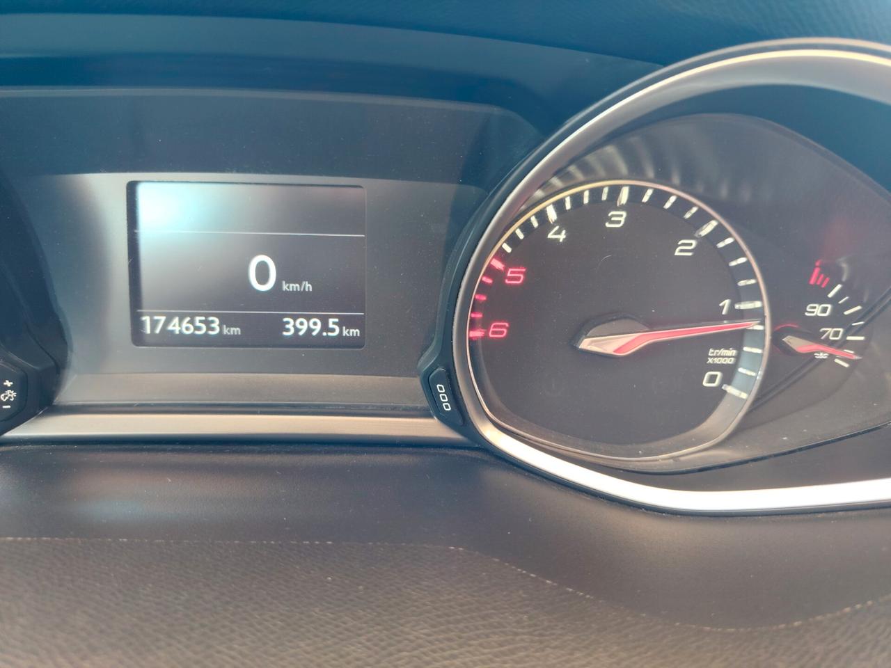 Peugeot 308 1.6 eHDi 115 SW Allure +tetto pan.