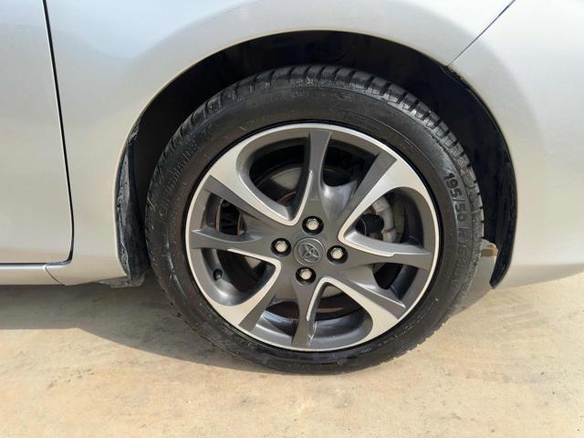 TOYOTA Yaris 1.5 5 POSTI IBRIDA OK NEOPATENTATI BI-COLOR
