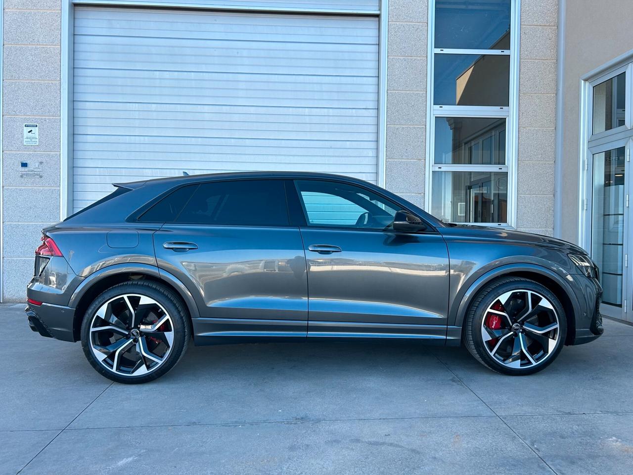 Audi RSQ8 TFSI V8 600CV quattro tiptronic
