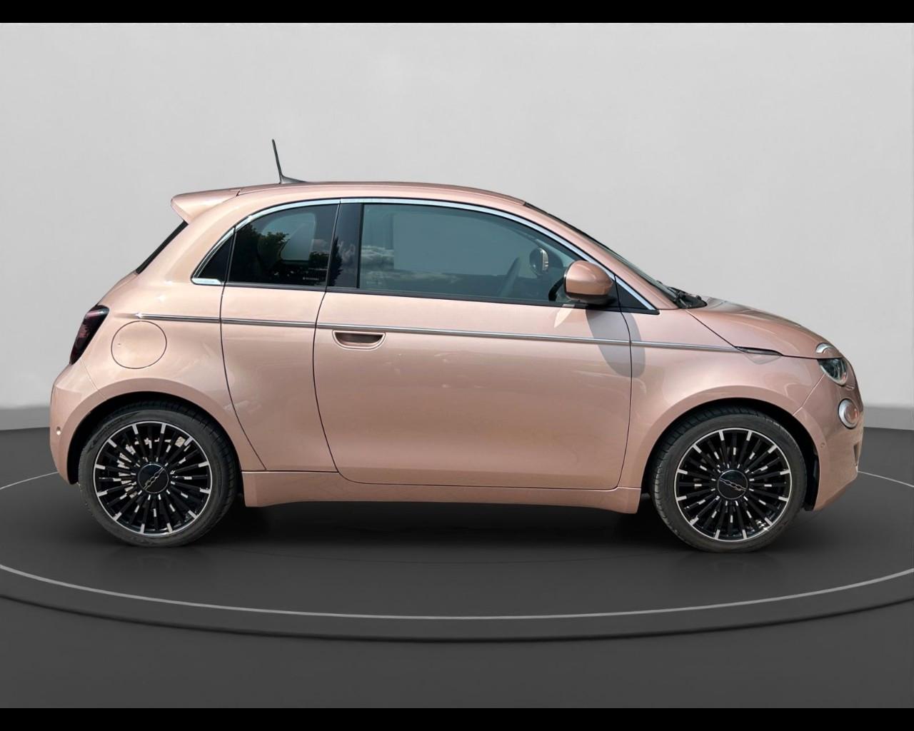 FIAT 500e 3+1 - 500e 3+1 42 kWh La Prima
