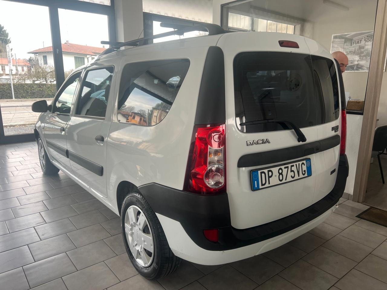 Dacia Logan MCV 1.6 16V 5 posti Lauréate