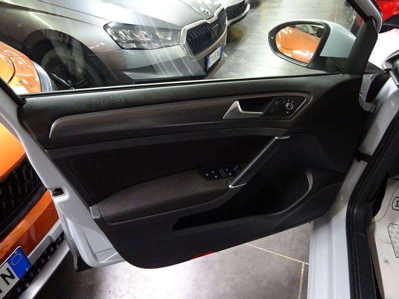 Volkswagen Golf 1.0 TSI 81kW Business BMT