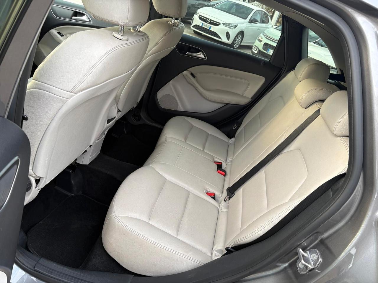 Mercedes-benz B 180 d Automatic Sport