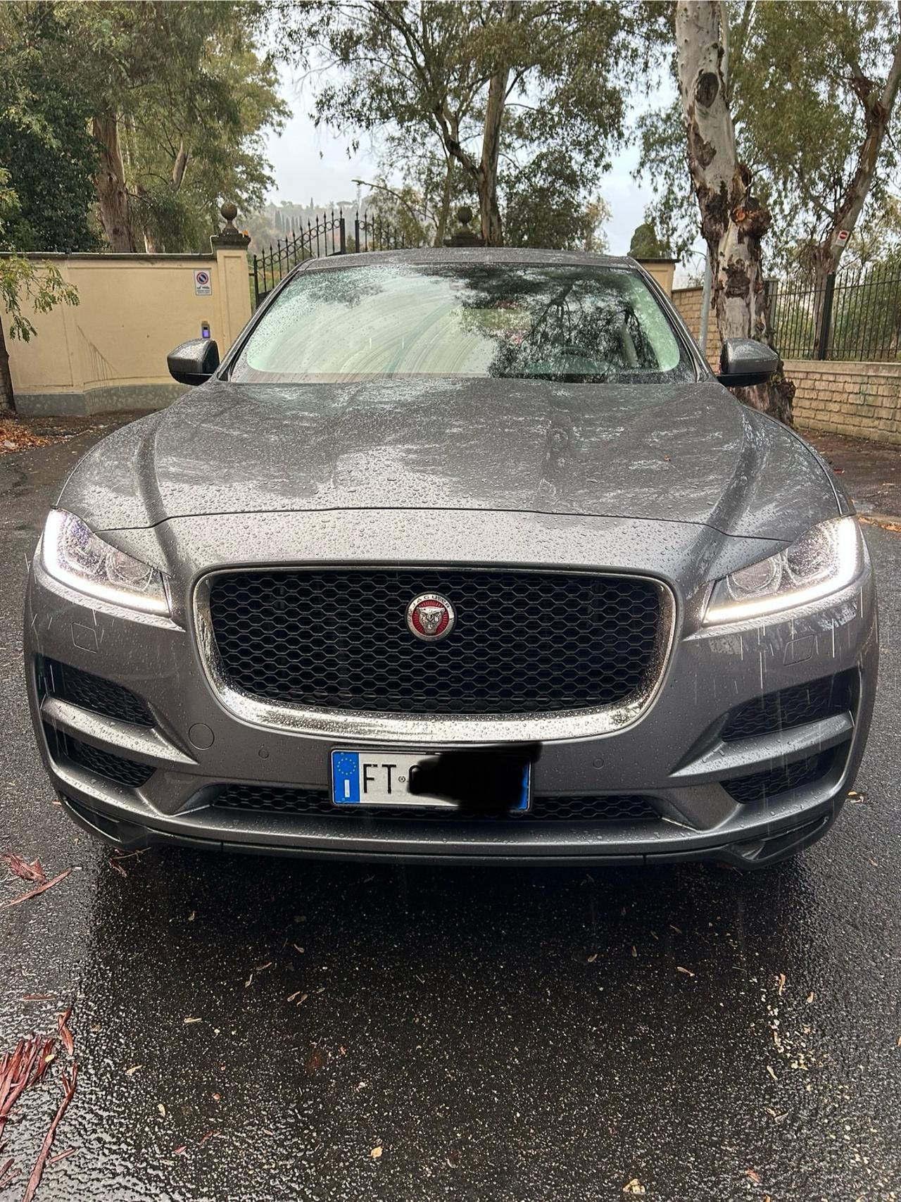 Jaguar F-Pace 2.0 D 180 CV AWD