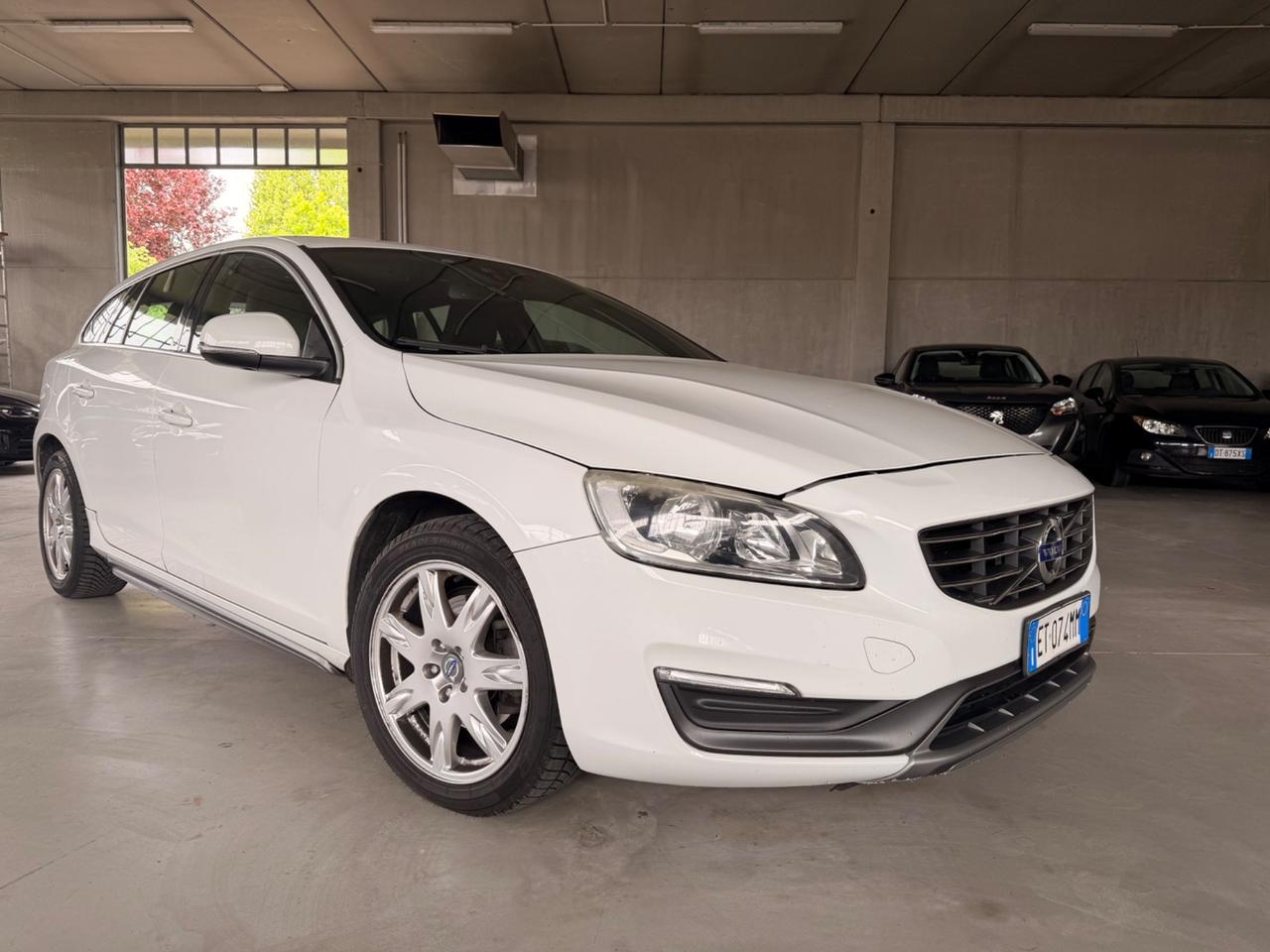 Volvo V60 D4 AWD Geartronic Momentum
