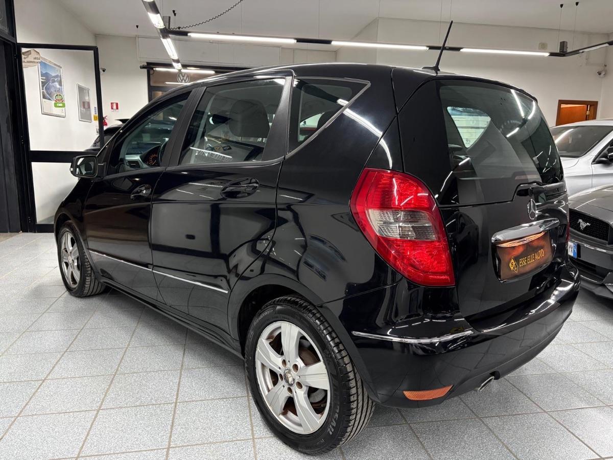 MERCEDES A180 CDI Avantgarde UNICO PROP/ NAVI/ PELLE