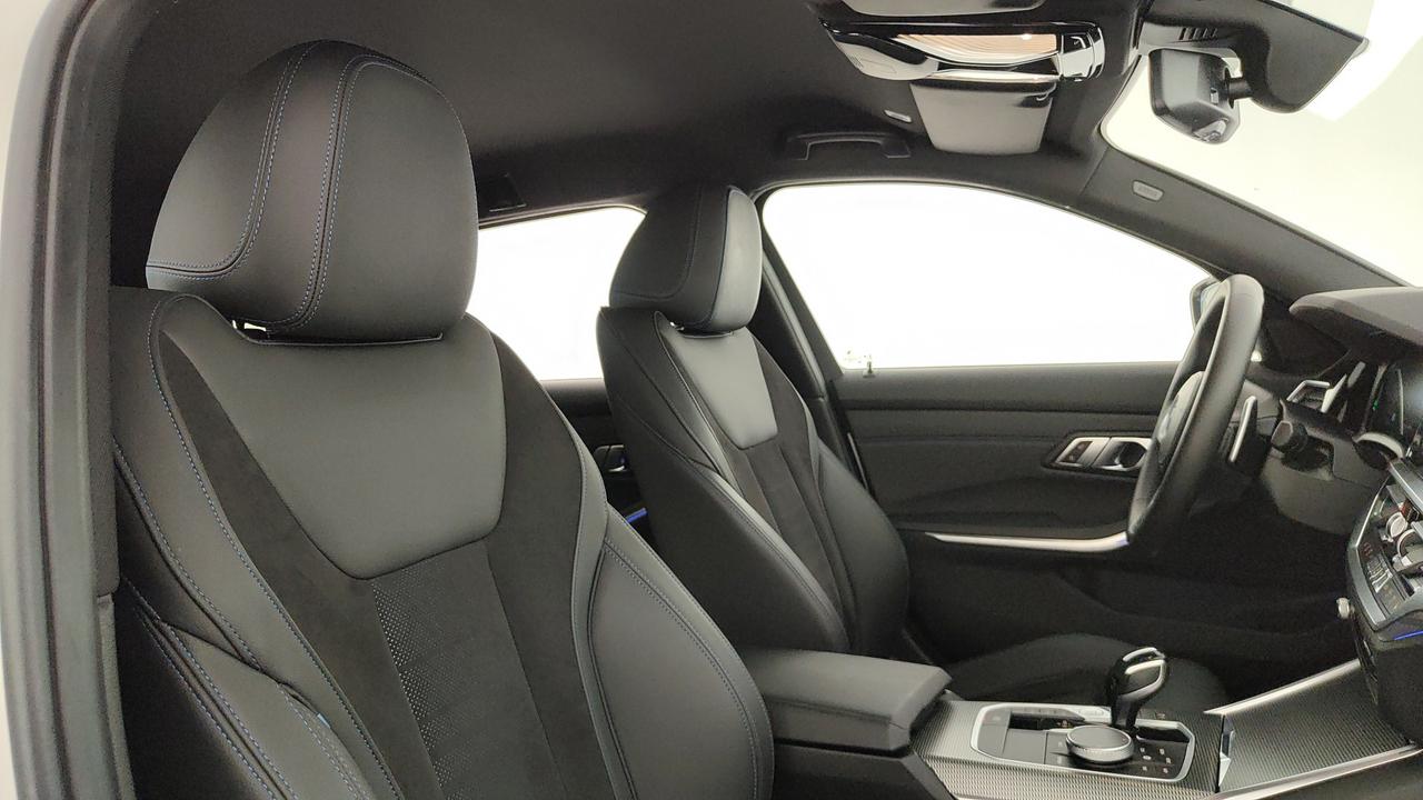 BMW 320d Touring mhev 48V xdrive Msport auto
