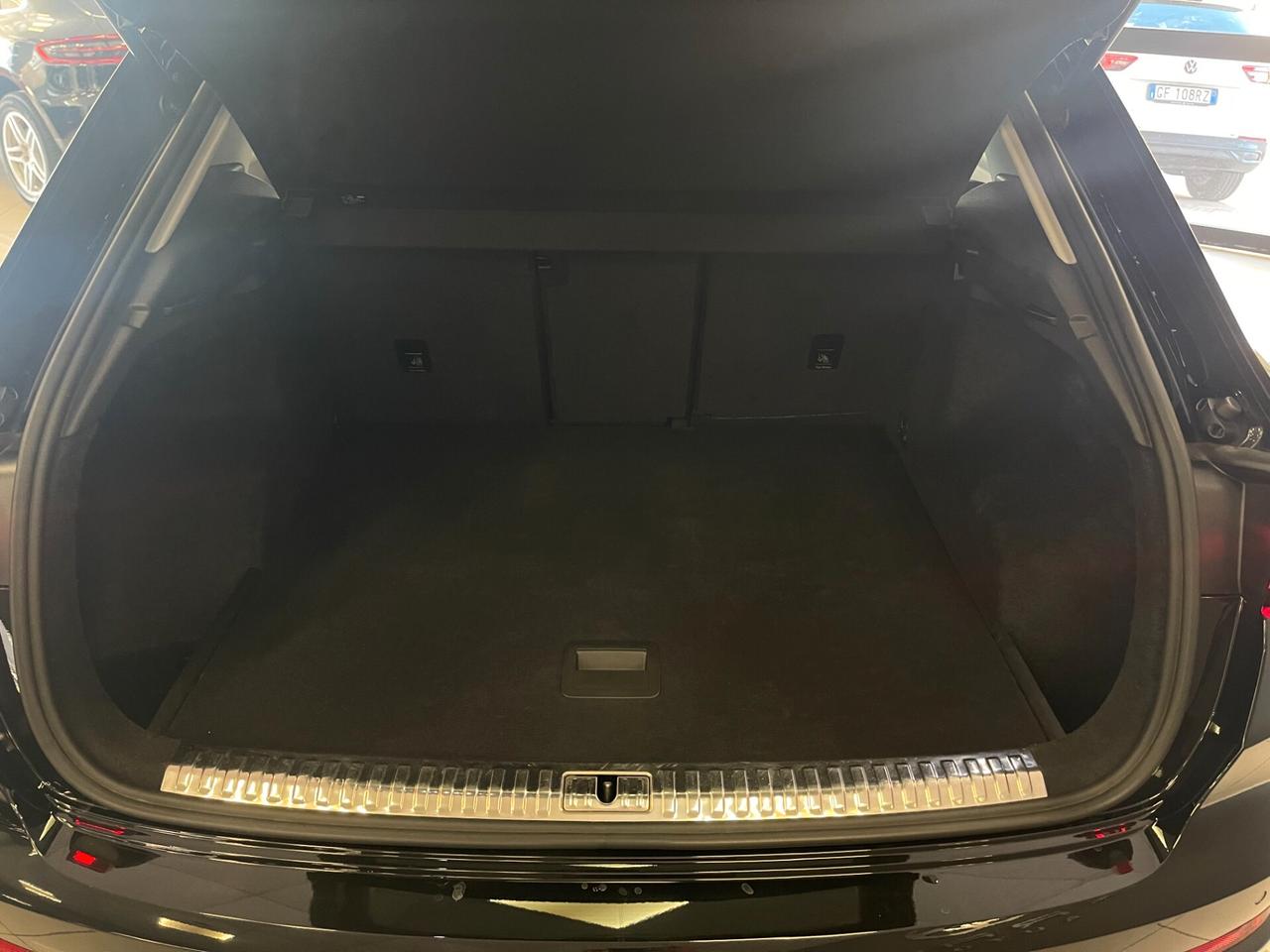Audi Q3 2.0 TDI 150cv S line