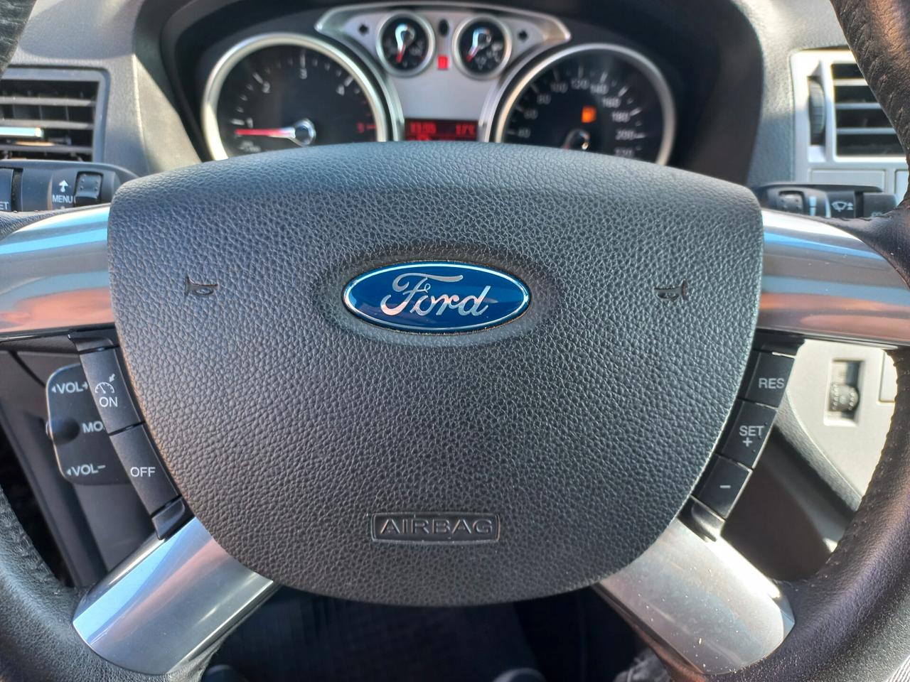 Ford Kuga 2.0 TDCi 136 CV 4WD Titanium DPF