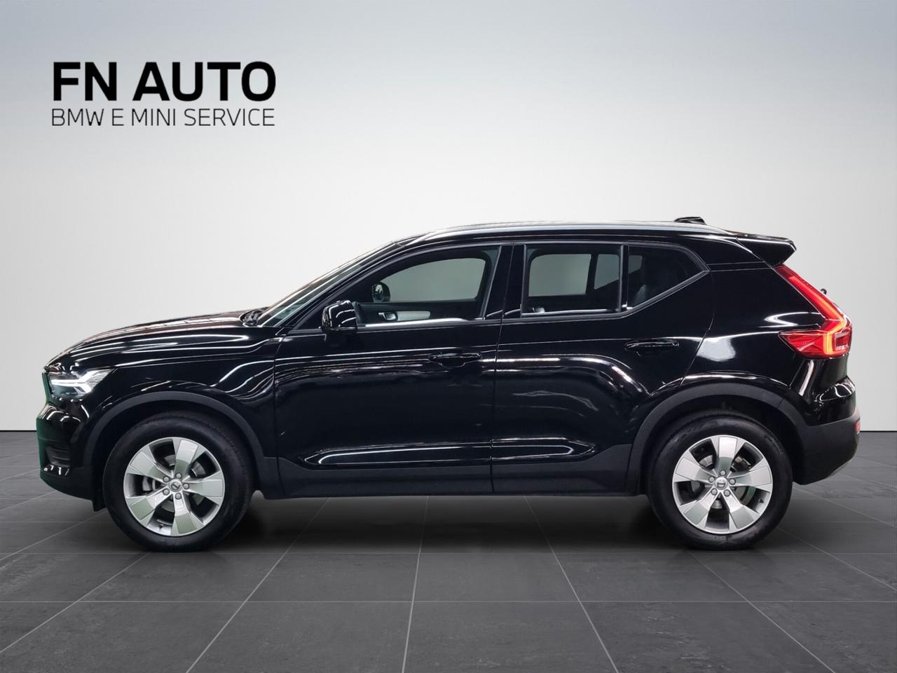 Volvo XC40 T2 automatico Momentum