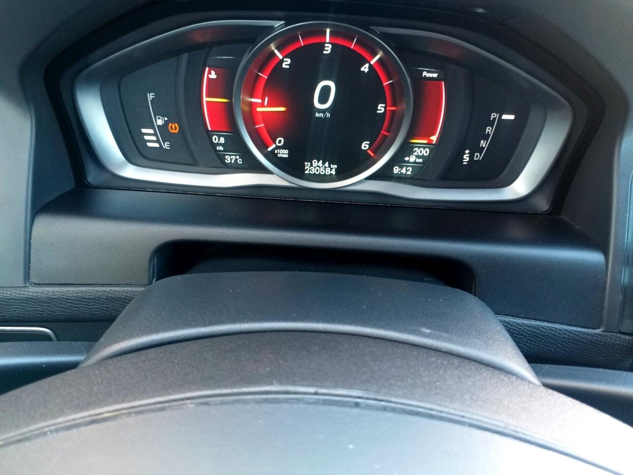 Volvo XC 60 D4 Geartronic R-design Momentum FWD TRAZIONE ANTERIORE