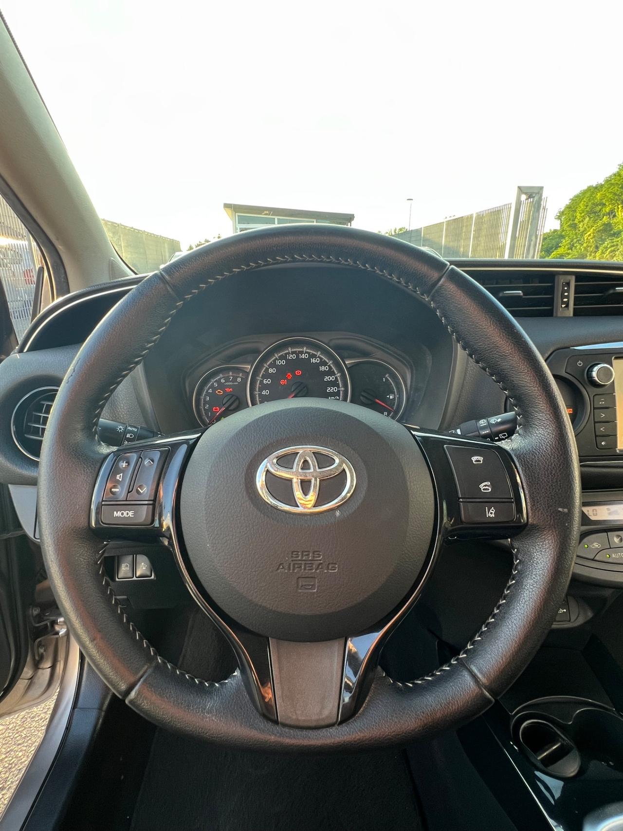 Toyota Yaris 1.0 5 porte Lounge