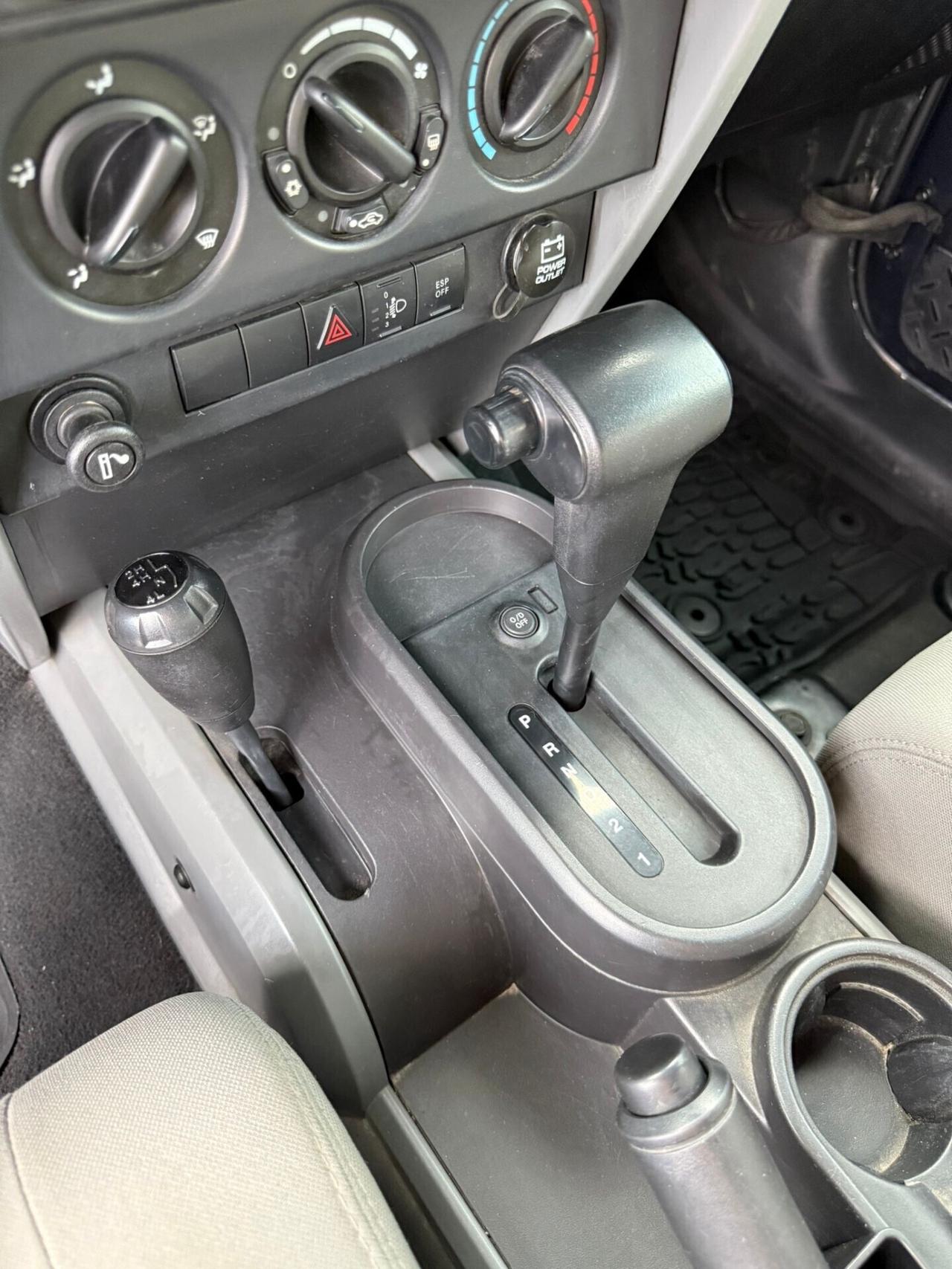 Jeep Wrangler Unlimited 2.8 CRD DPF Sahara Auto