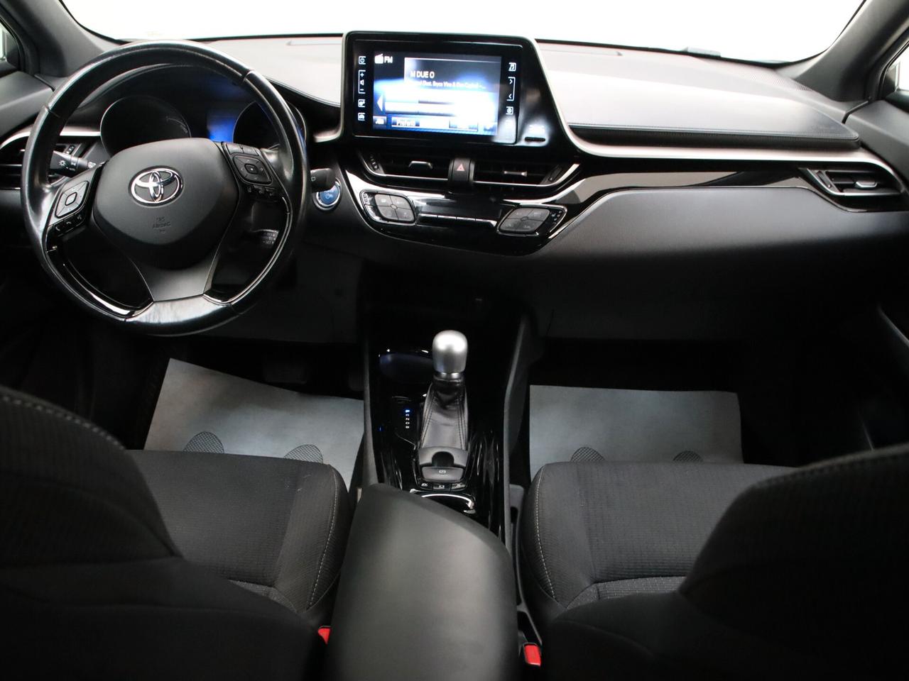 Toyota C-HR 2018 1.8h Lounge 2wd e-cvt my18