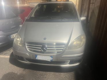 Mercedes-benz A 180 A 180 d Premium