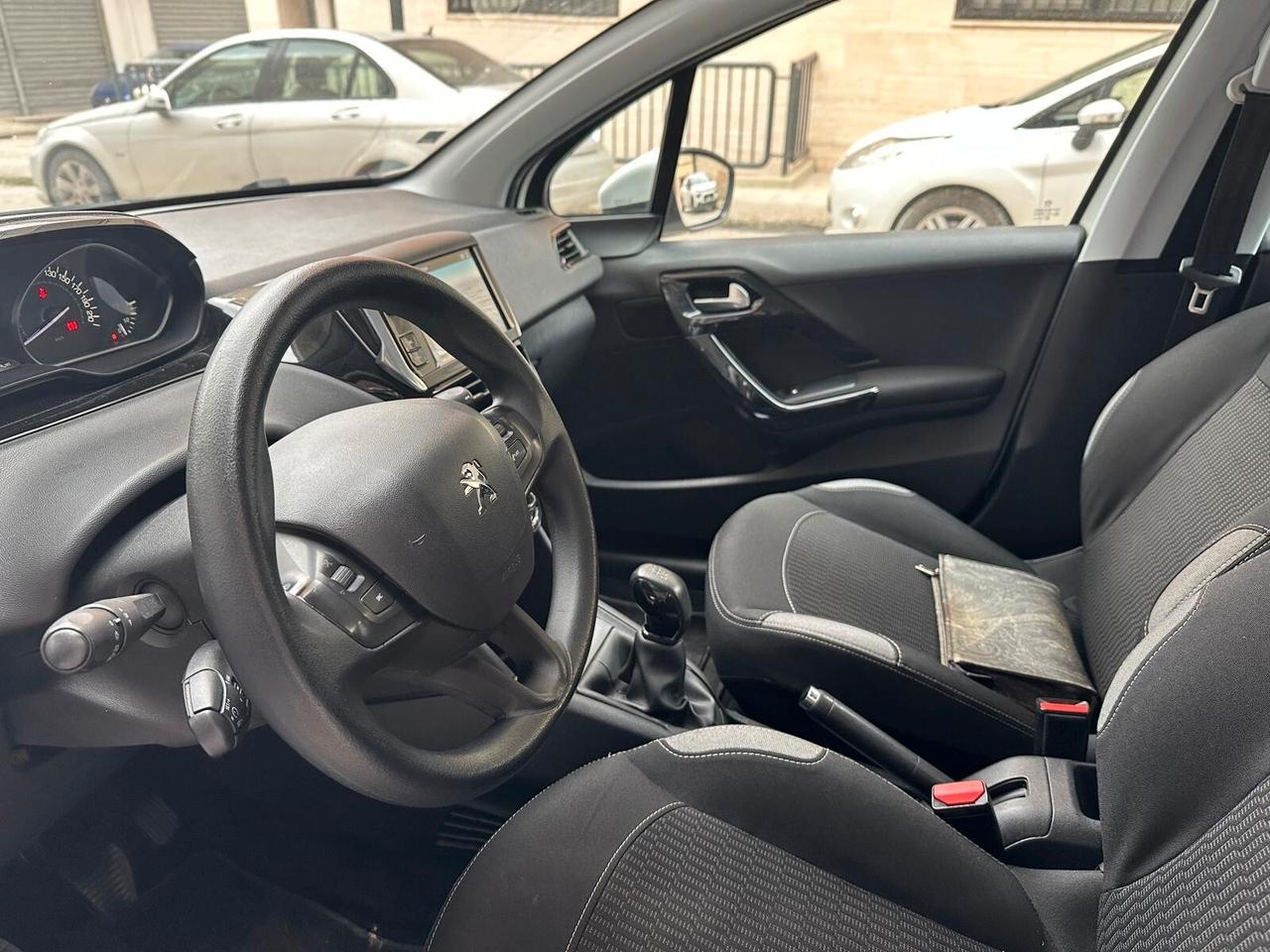 Peugeot 208 1.4 HDi 68CV 5 porte Allure