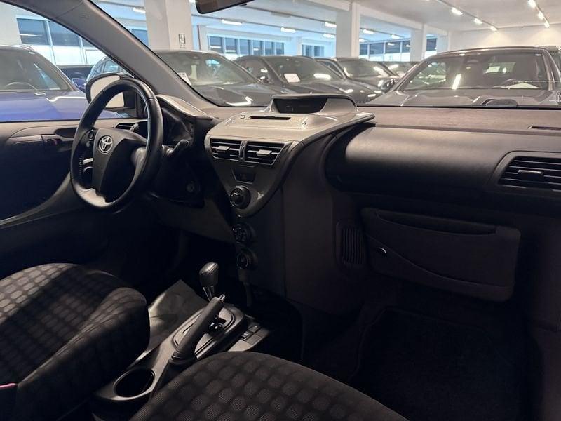 Toyota iQ iQ 1.0 cvt (multidrive)