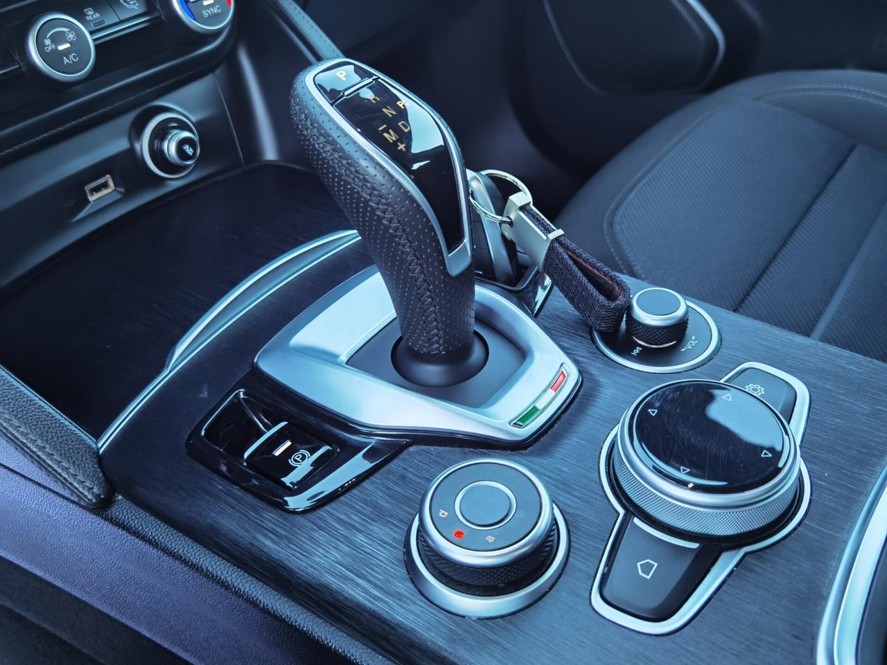 Alfa Romeo Stelvio 2.2 Td AT8 Q4 Business