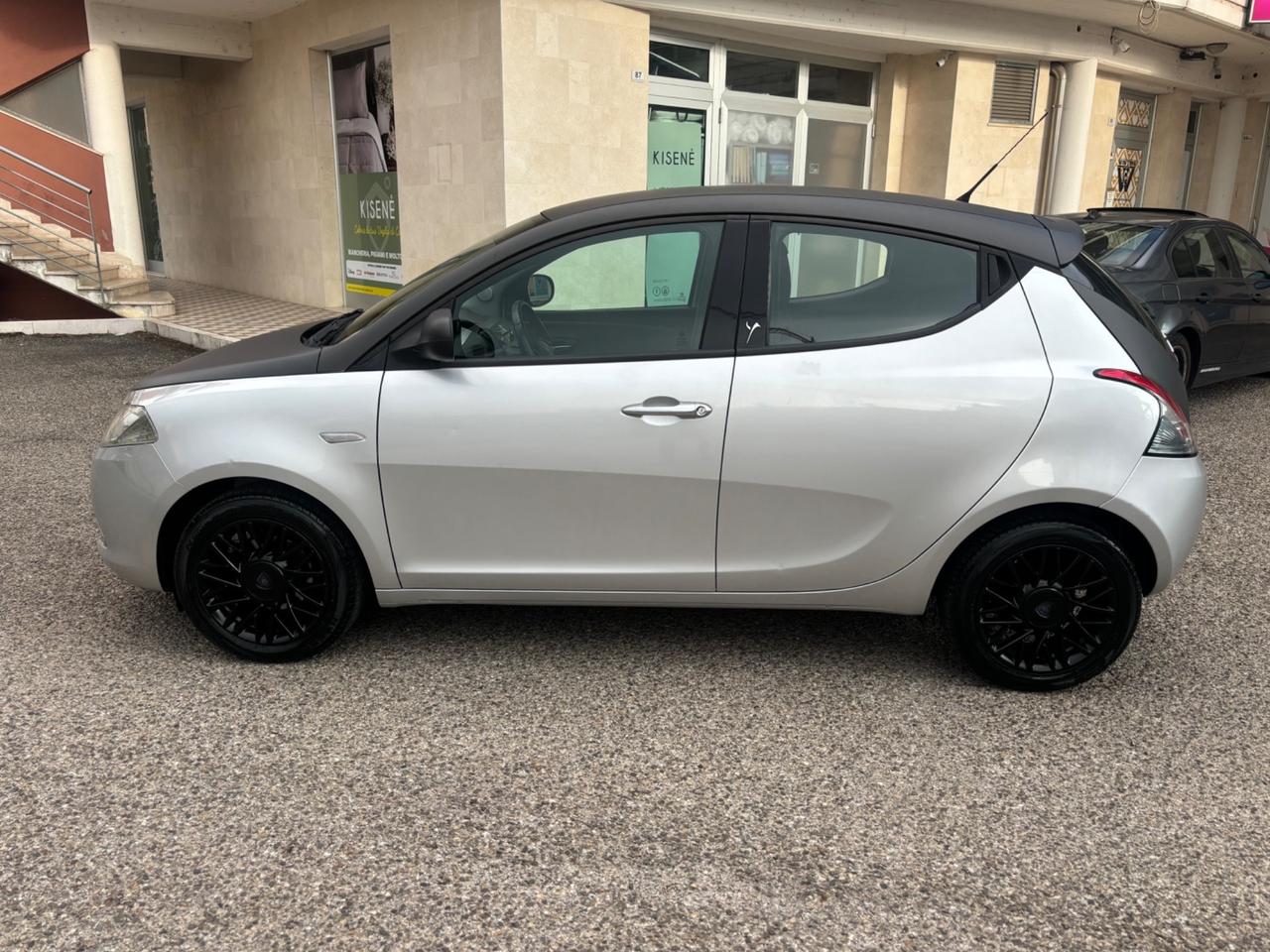 Lancia Ypsilon 1.2 69 CV 5 porte S&S Silver
