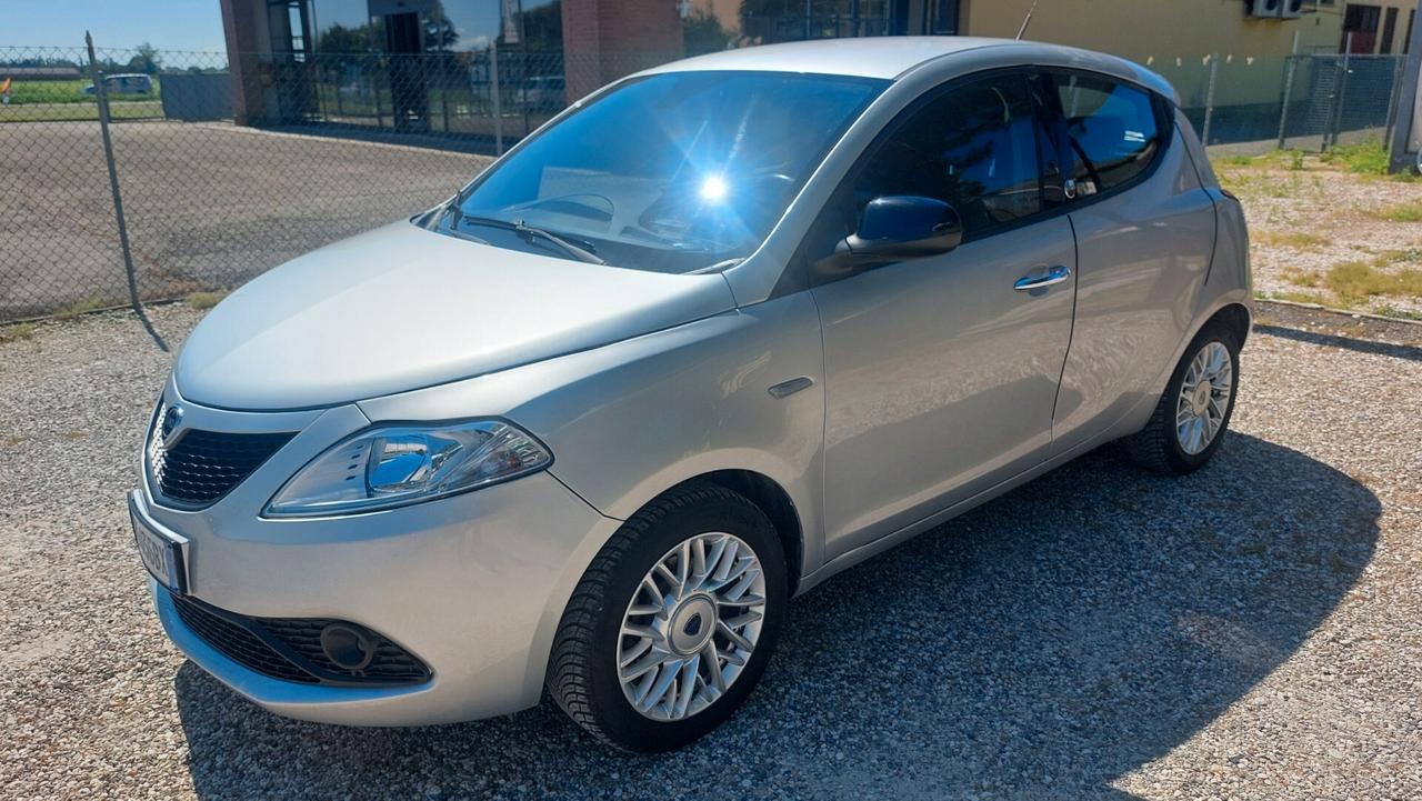 Lancia Ypsilon 1.2 69 CV 5 porte GPL Ecochic Gold