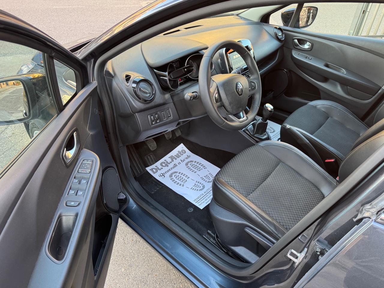 Renault Clio TCe 12V90 CV 5 porte Moschino