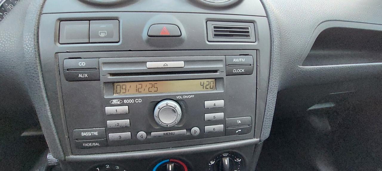 FIESTA 1,4 DIESEL 70 CV X NEOPATENTATI LEGA GOMME NUOVISSIME IMPECCABILE