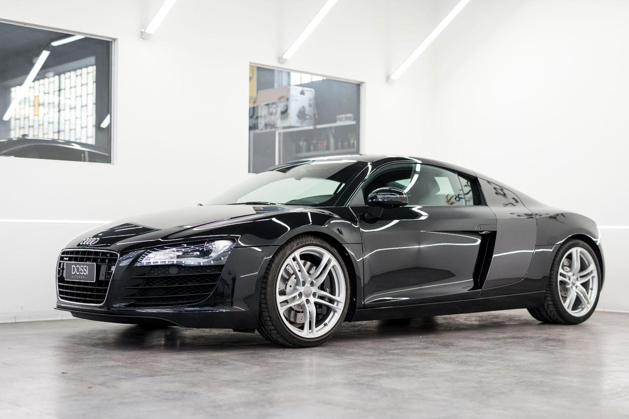 Audi R8 4.2 V8 FSI quattro R tronic IVA ESPOSTA