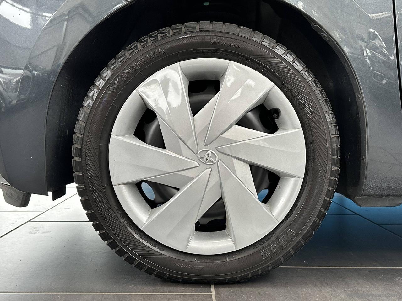 TOYOTA Aygo 1.0 VVT-i 69 CV 5p. x-play MMT