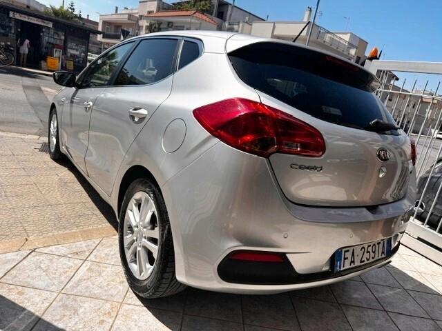 Kia Ceed cee'd 1.4 CRDi 5 porte Cool