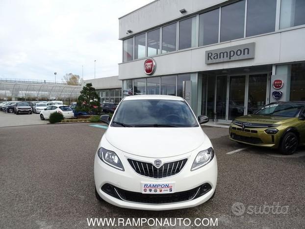 Lancia Ypsilon 1.0 FireFly 5 porte S&S Hybrid...