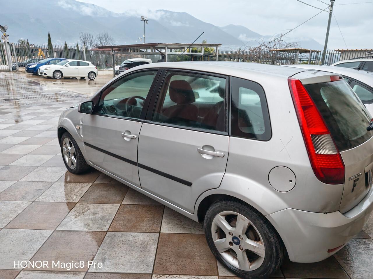 Ford Fiesta 1.2 16V 5p. Ghia