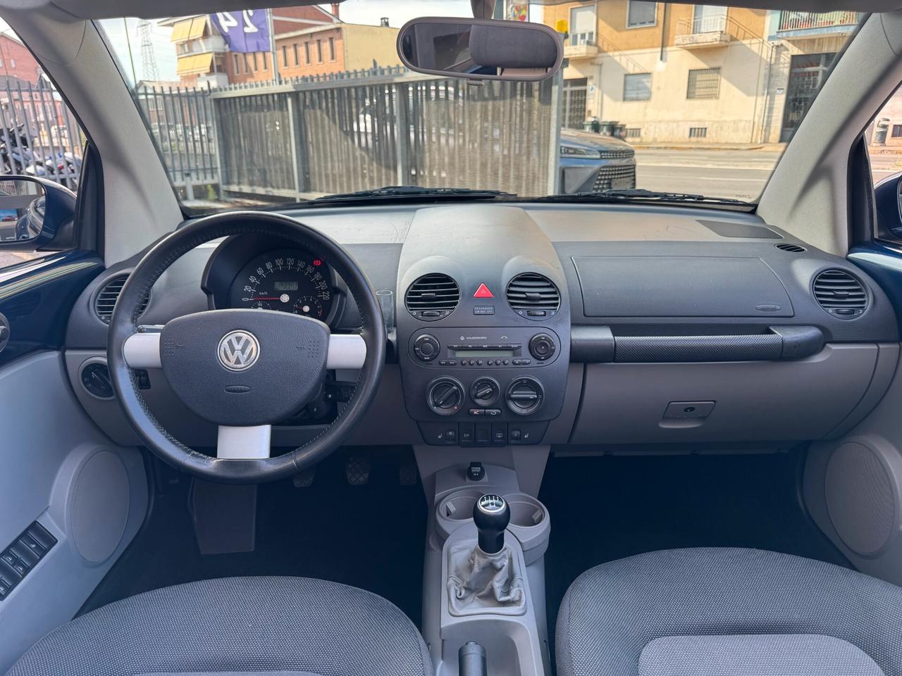 Volkswagen New Beetle 2.0 Cabrio neopatentato