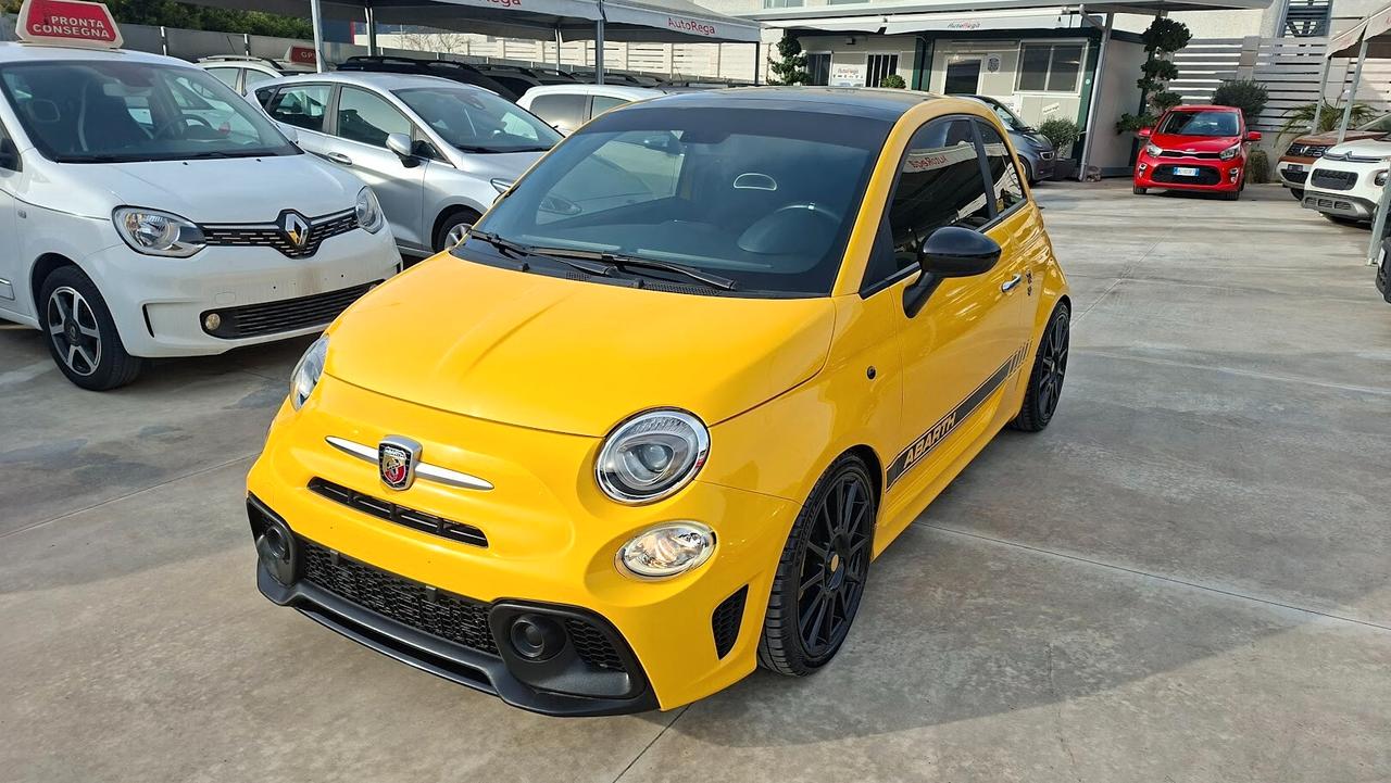 Abarth 595 1.4 Turbo T-Jet 165 CV con tetto apribile