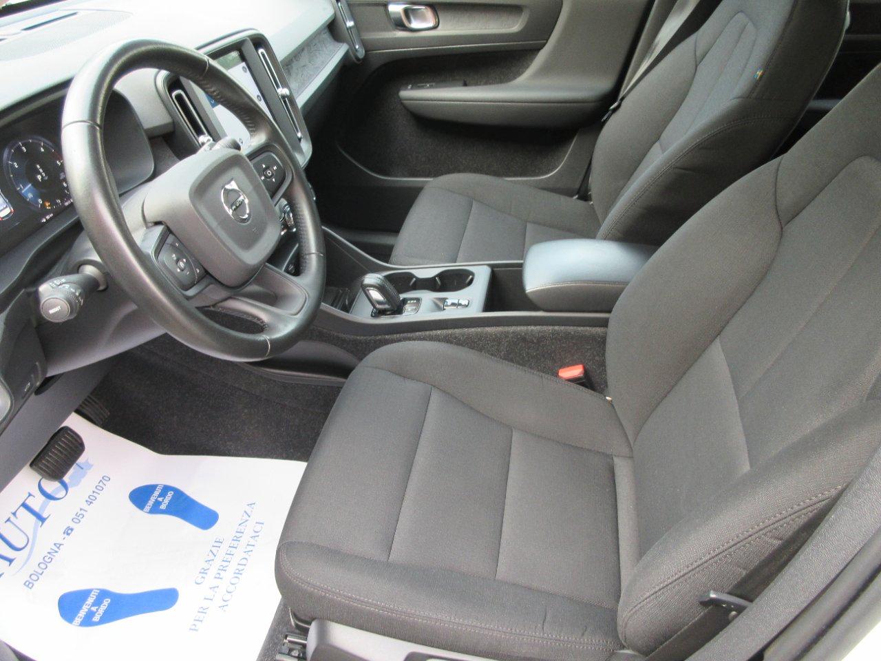 Volvo XC40 2.0 d3 Momentum Core auto