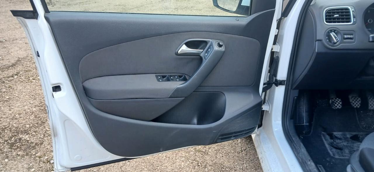 Volkswagen Polo 1.2 TDI Comfortline - 2014