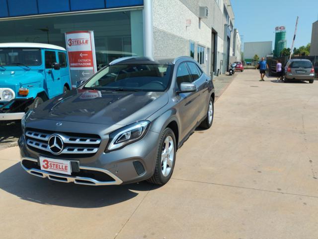 MERCEDES-BENZ GLA 180 d Automatic 4Matic Business