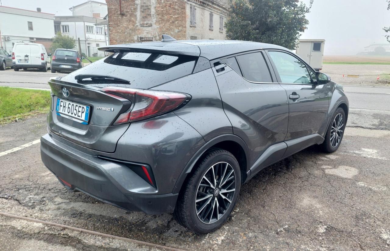 TOYOTA C-HR 1.8 HYBRID