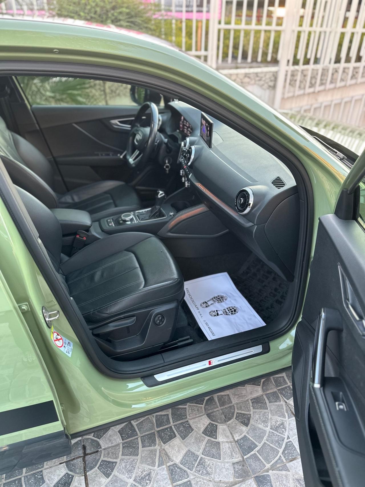 Audi Q2 35 TDI S tronic Identity Black