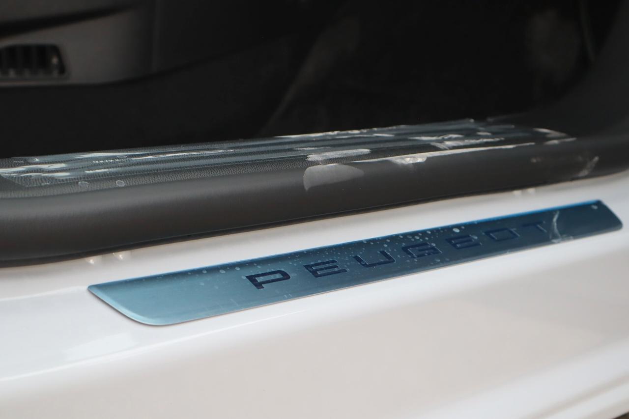 Peugeot 2008 Tua A SOLI 362€