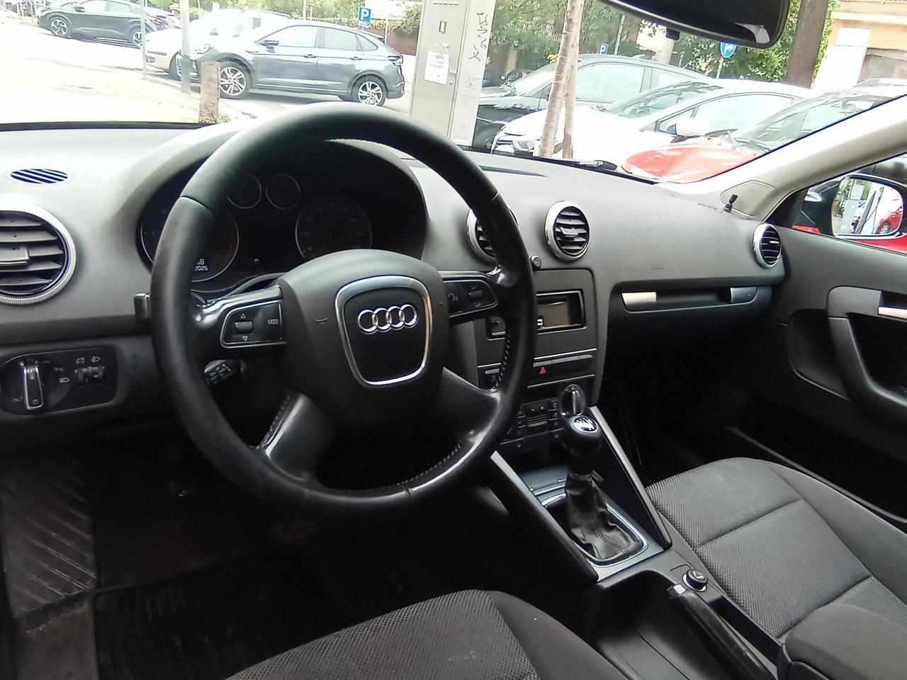 Audi A3 SPB 1.6 TDI 105 CV CR Attraction