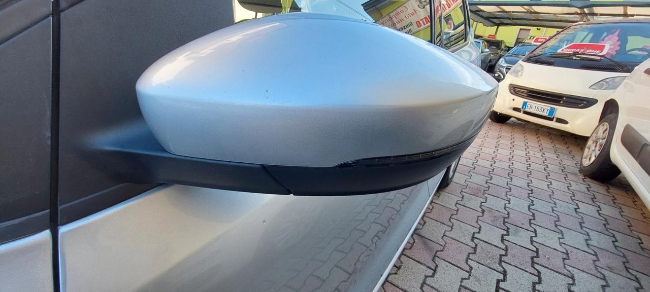 POLO 1,6 DIESEL 90 CV TELEFONO SENSORI COMANDI AL VOLANTE LEGA IMPECCABILE X NEOPATENTATI