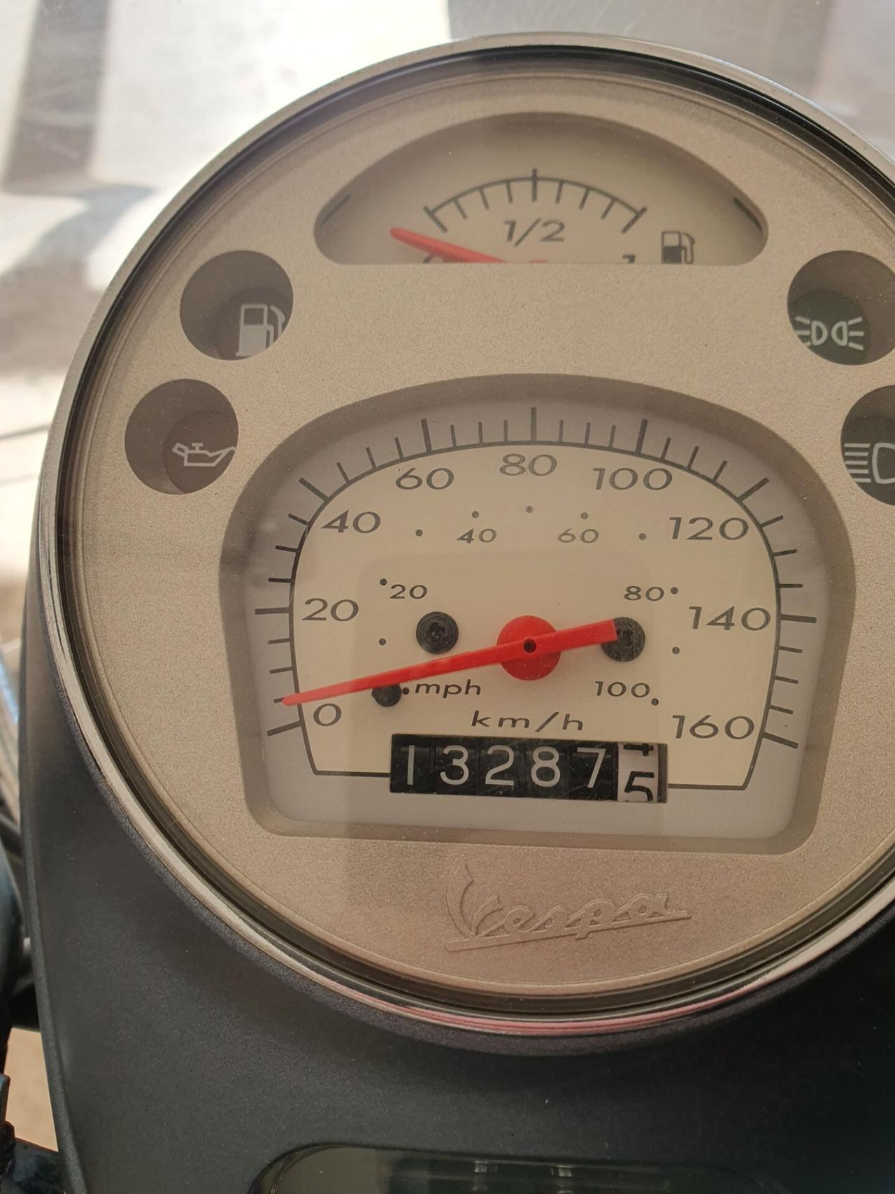 Piaggio Vespa 6 Giorni km 13000 anno 21 blocca cavoletto