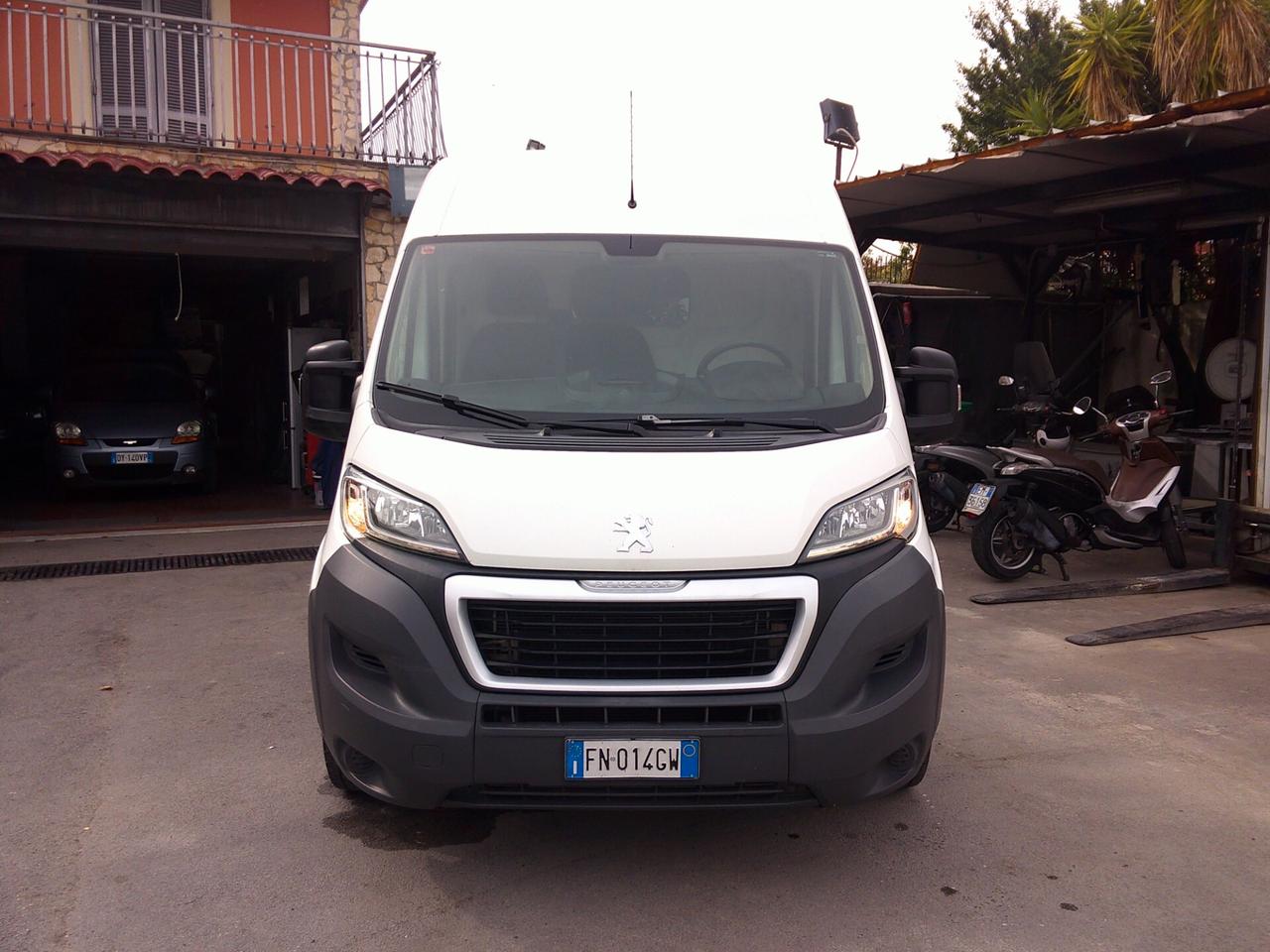Peugeot Boxer 330 2.0 BlueHDi/130CV FAP PC-TN Combi Comfort 18