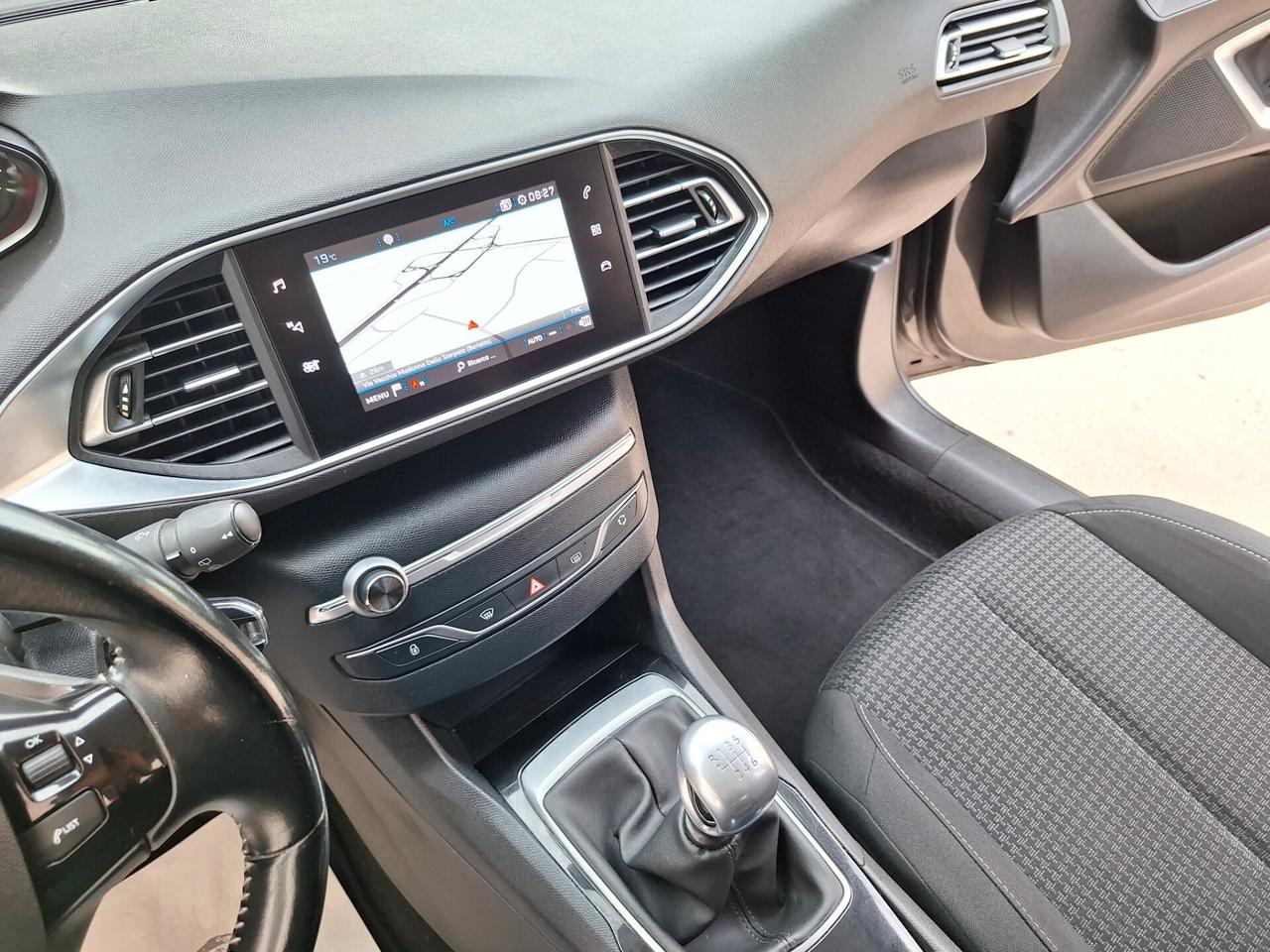 Peugeot 308 1.6HDi 120 cv BERLINA NAVI 2018 PERFETTA