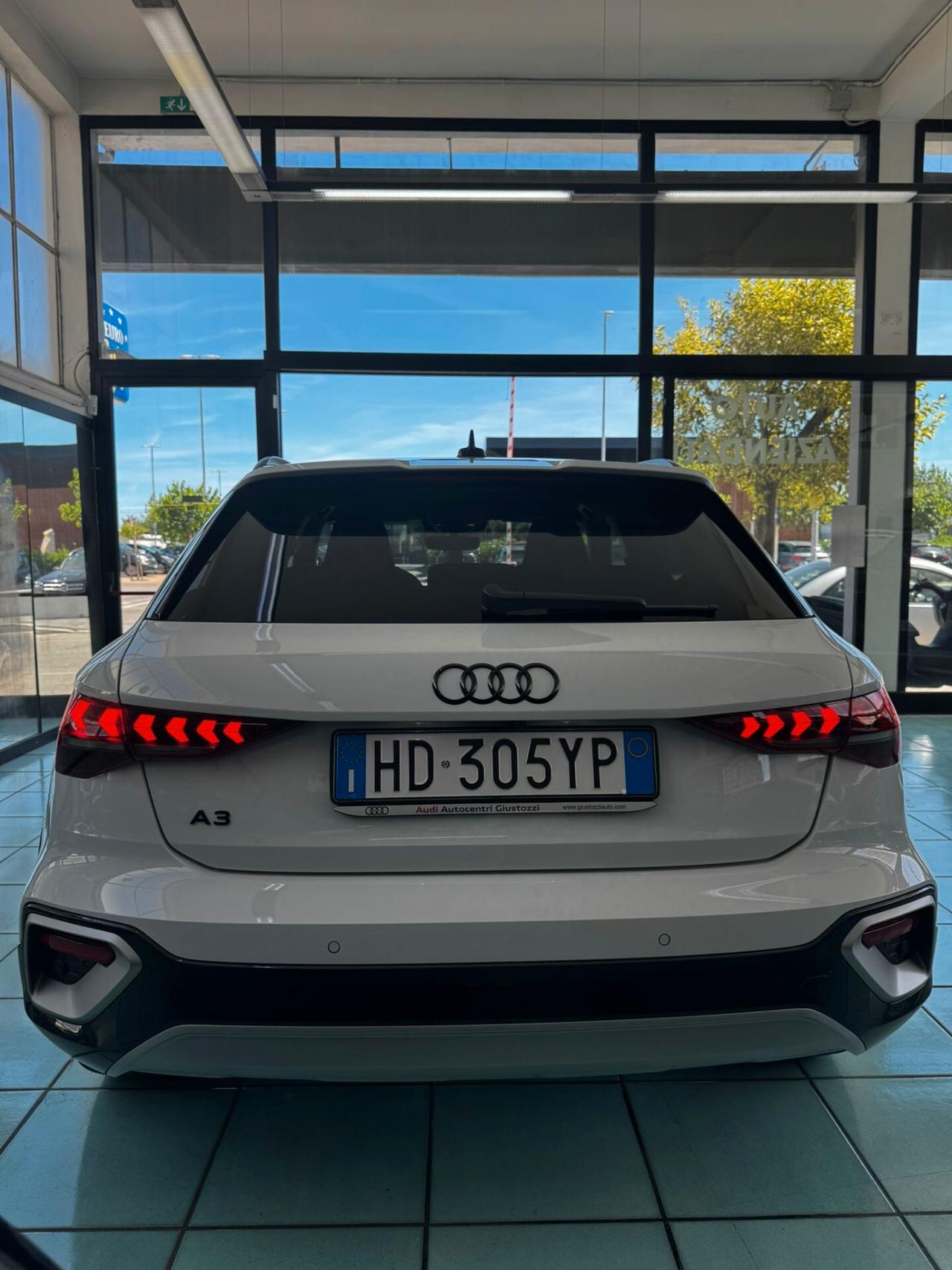 Audi A3 allstreet TDI 110 kW S tronic Identity Contrast