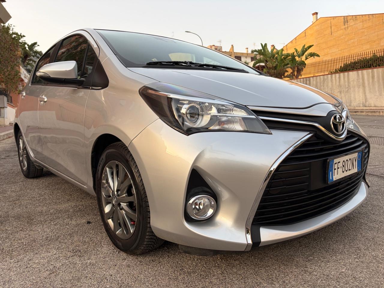 Toyota Yaris 1.0 benz ideale per neopatentati