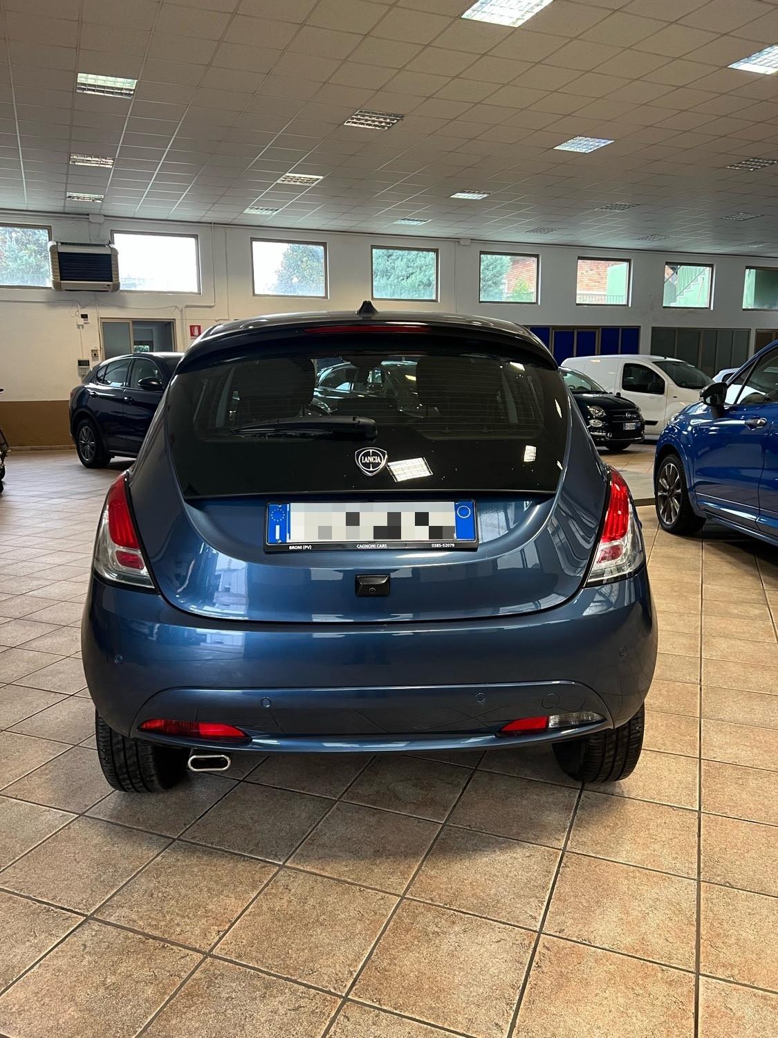 Lancia Ypsilon 1.0 FireFly 5 porte S&S Hybrid Platino